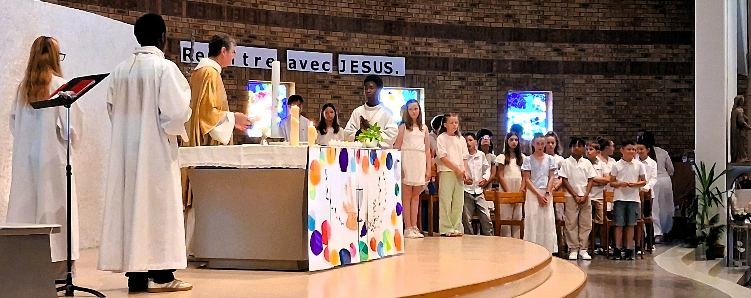 Retour sur une belle fête des premières communions à la Visitation