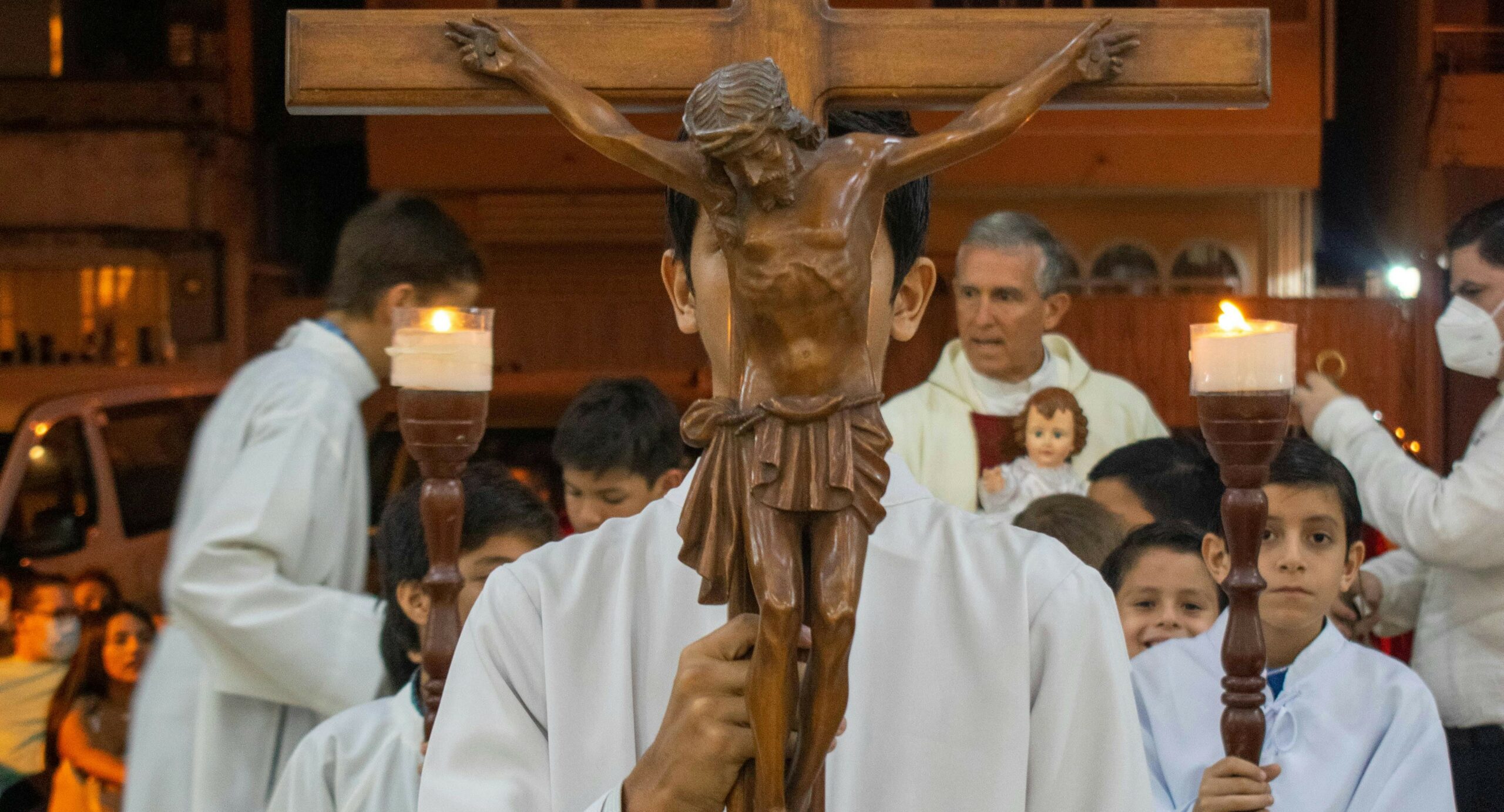 Servants de messe, vivre la messe autrement